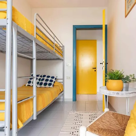 Beachside Getaway Flat For Six Lejlighed