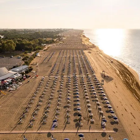 Beachside Getaway Flat For Six Bibione