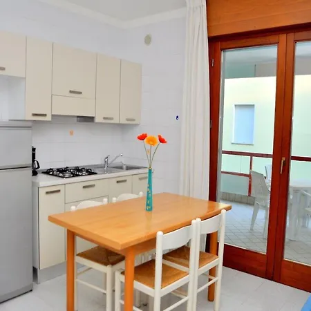 Modern Flat 300m From The - Beahost アパート ビビオーネ