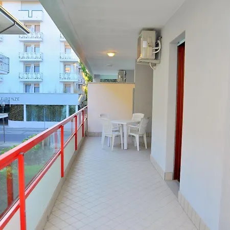 Modern Flat 300m From The - Beahost アパート