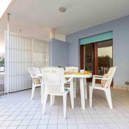 Beachside Getaway Flat For Six *