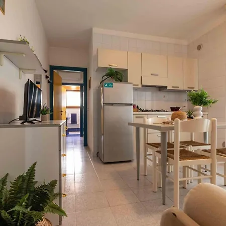Beachside Getaway Flat For Six
