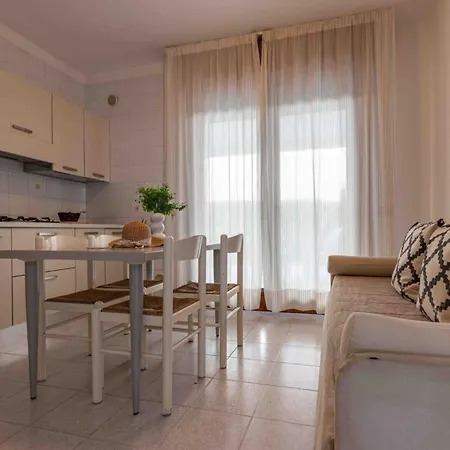 아파트 Modern Flat 300 Mt From The *