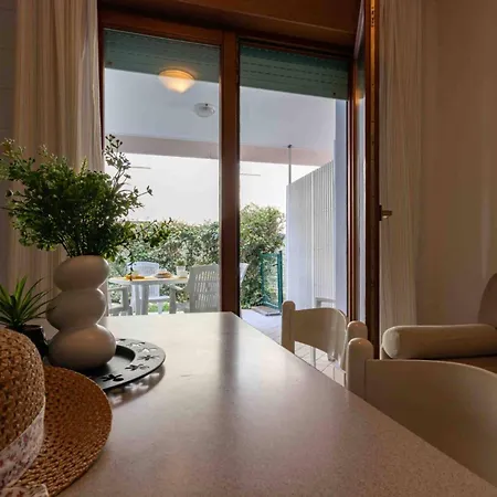Beachside Getaway Flat For Six Apartment *