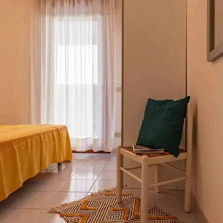 Apartment Beachside Getaway Flat For Six